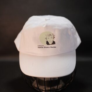 Gorra de color blanco